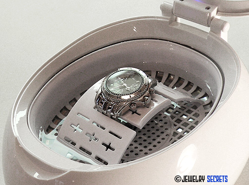 Cleaning Watch in the Jewelry Cleaner