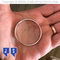 MEET JEFF DABE THE WORLDS LARGEST RING SIZE